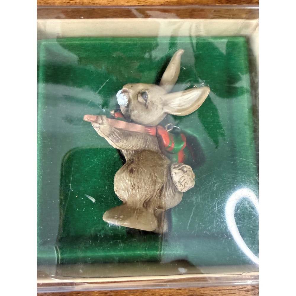 Vintage 1980 Hallmark Musical Bunny Ornament –‎ Keepsake Collection Original Box